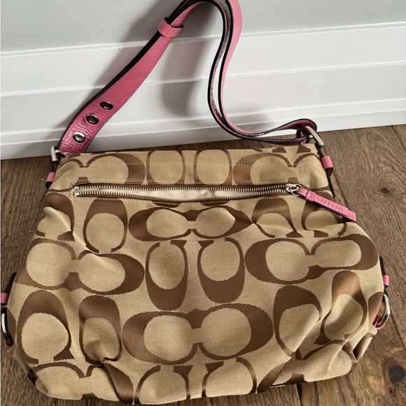 Coach Tan Signature Canvas Shoulder Bag with Pink Trim - Picture 5 of 13